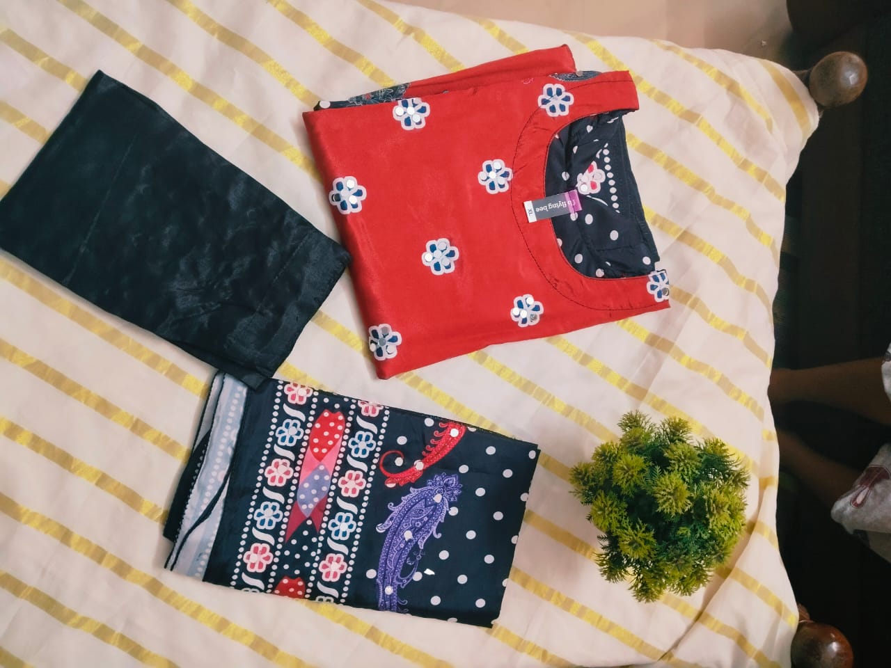 Women's Rayon Straight Printed Pakisthani 3 piece Kurta with Pant & Dupatta. - Image 3